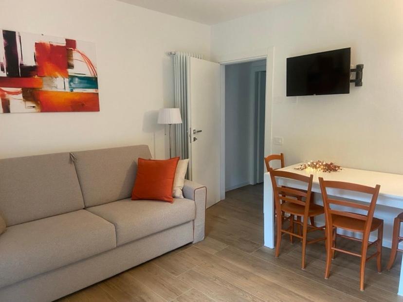 Casa Vacanze La Brenta Chiavenna Habitación foto